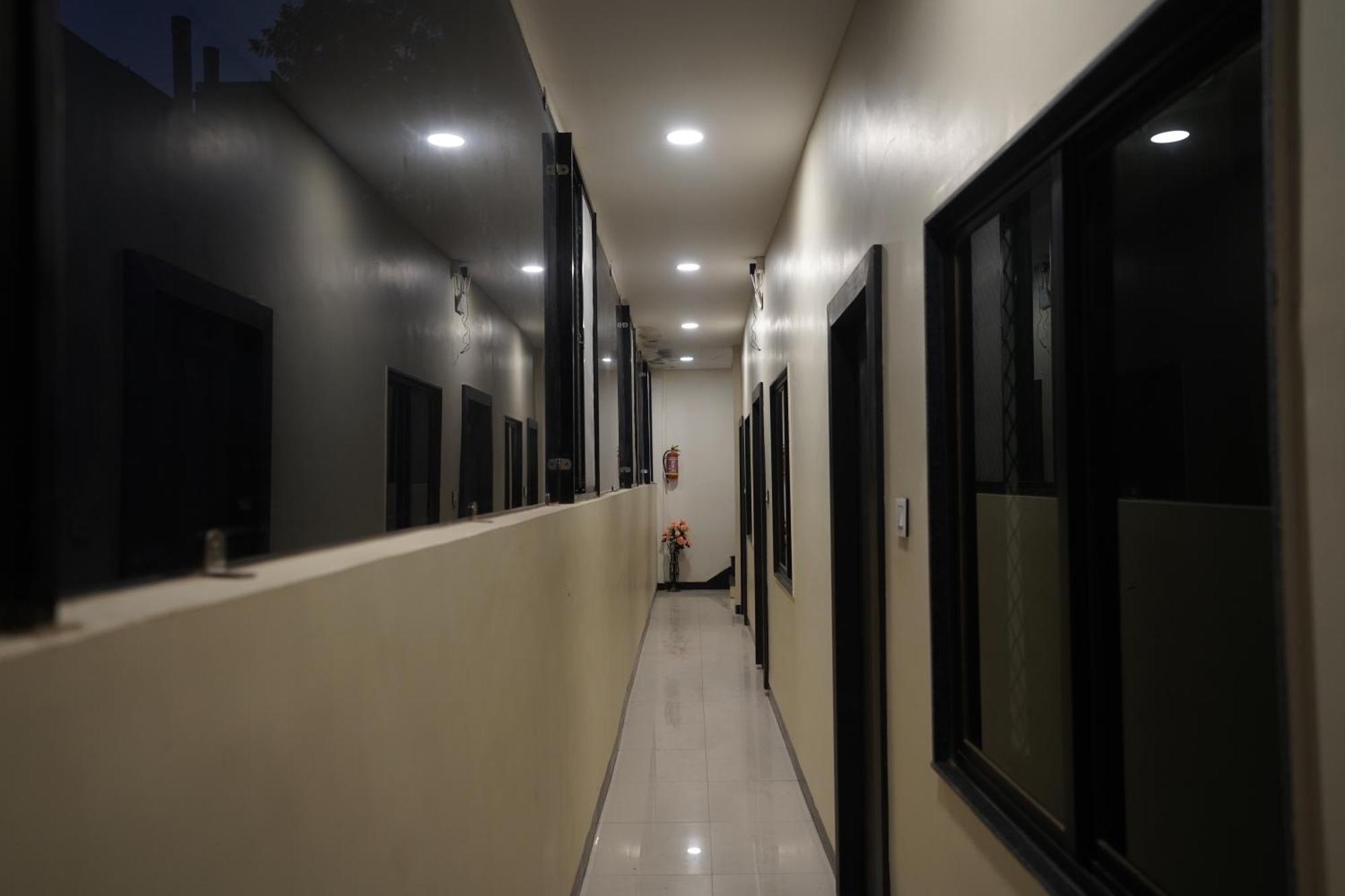 Hotel Dev Kripa อุจเจน ภายนอก รูปภาพ