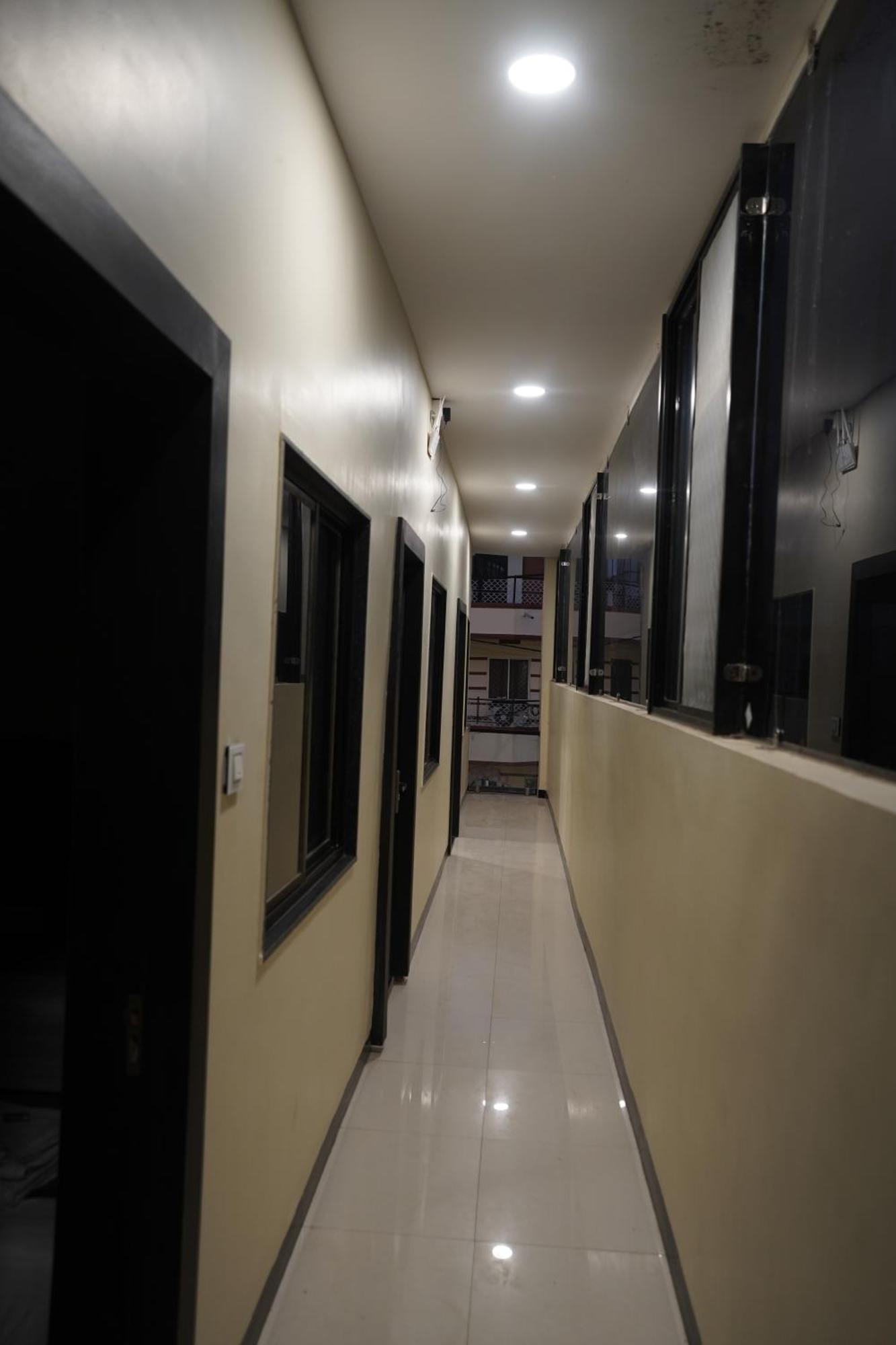Hotel Dev Kripa อุจเจน ภายนอก รูปภาพ