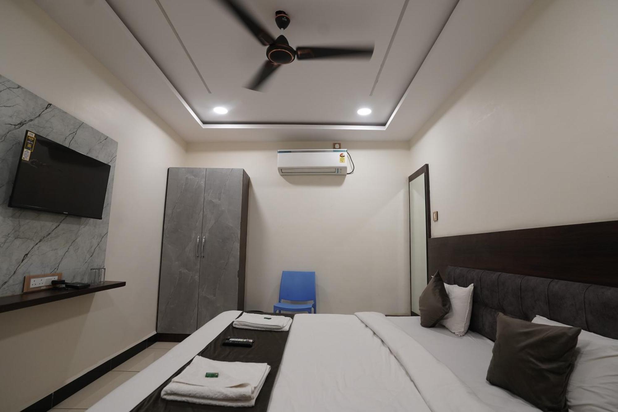 Hotel Dev Kripa อุจเจน ภายนอก รูปภาพ